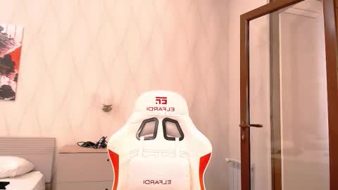 silk_ann online show from 10.15.25