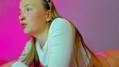 Mila online show from 10.05.25