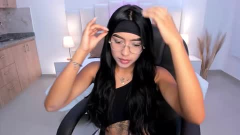 Snapshot of silvana_velvet chatting on 10.23.25 Silvana online show from 10.23.25