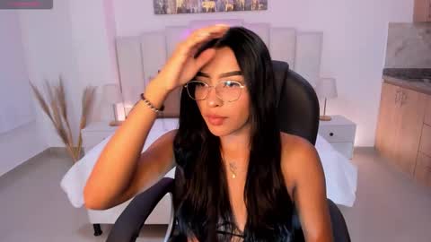 Snapshot of silvana_velvet chatting on 10.25.25 Silvana online show from 10.25.25