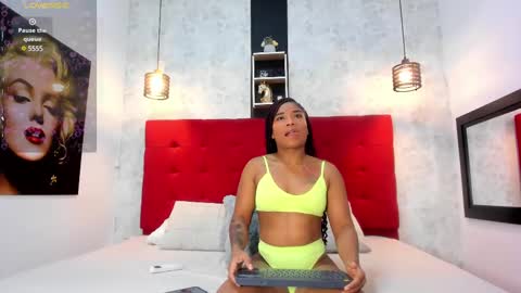 Snapshot of silvannafit chatting on 02.23.25 Silvana Fit online show from 02.23.25