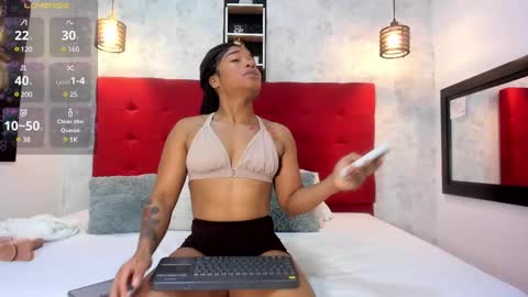 Snapshot of silvannafit chatting on 03.12.25 Silvana Fit online show from 03.12.25