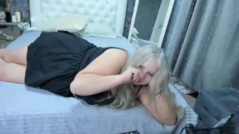 silver_moon_light online show from 10.11.25