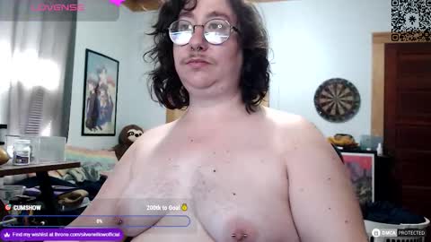 Snapshot of silver_willow chatting on 10.19.25 Willow online show from 10.19.25