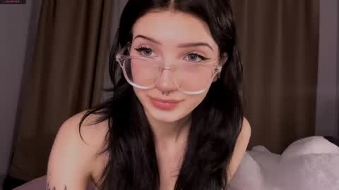 Snapshot of silverflower_ chatting on 03.17.26 Riya online show from 03.17.26
