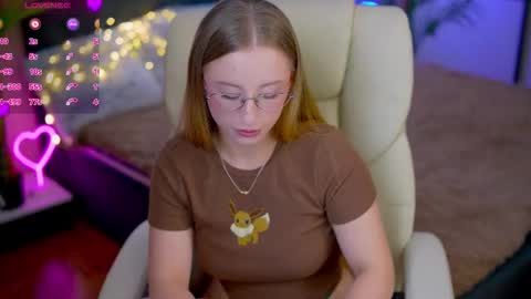 Snapshot of silverrmoon chatting on 10.21.25  Kristina Kris  online show from 10.21.25