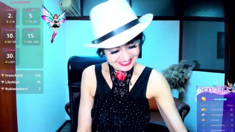 Silvia Wallec online show from 01.25.25