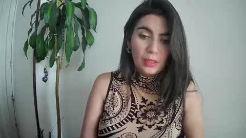 Silvie online show from 12.14.24