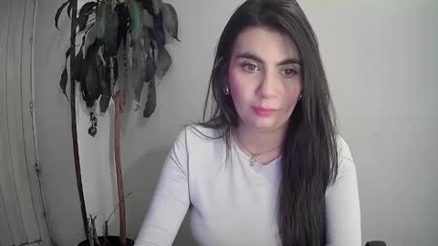 Silvie online show from 12.18.24