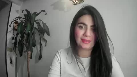 Silvie online show from 02.25.25