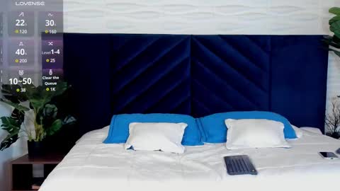 Snapshot of simon_durand chatting on 02.17.25 simon_durand online show from 02.17.25