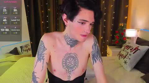 Snapshot of simona_rain chatting on 12.18.24 Simona online show from 12.18.24