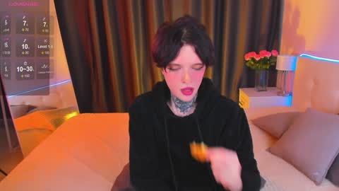 Snapshot of simona_rain chatting on 01.22.25 Simona online show from 01.22.25