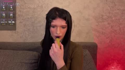 Snapshot of simona_rain chatting on 03.01.25 Simona online show from 03.01.25