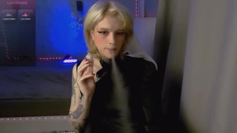 Snapshot of simona_rain chatting on 09.17.25 Simona online show from 09.17.25