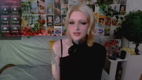 Snapshot of simona_rain chatting on 09.19.25 Simona online show from 09.19.25