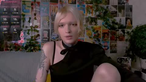 Snapshot of simona_rain chatting on 10.01.25 Simona online show from 10.01.25