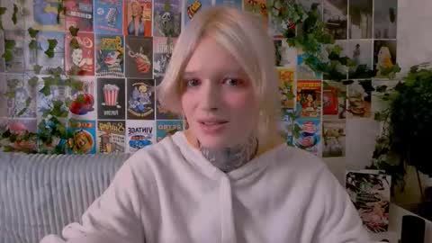 Snapshot of simona_rain chatting on 10.09.25 Simona online show from 10.09.25