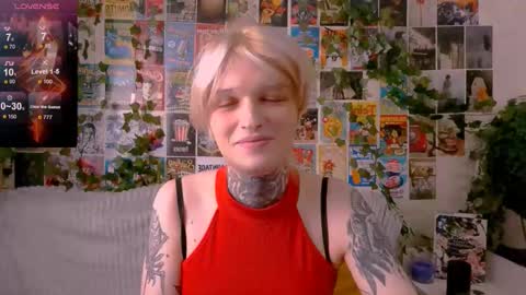 Snapshot of simona_rain chatting on 10.12.25 Simona online show from 10.12.25