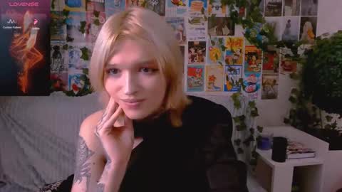 Snapshot of simona_rain chatting on 10.21.25 Simona online show from 10.21.25