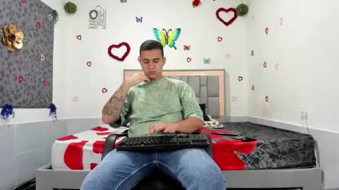 Snapshot of simonkeler chatting on 09.19.25 SIMON KELER online show from 09.19.25