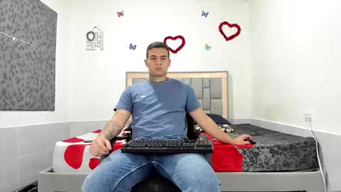 Snapshot of simonkeler chatting on 10.02.25 SIMON KELER online show from 10.02.25