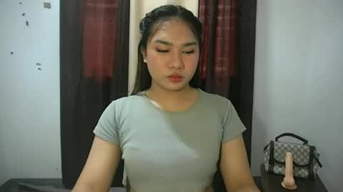 Snapshot of simply_francine chatting on 06.30.26 simply francine online show from 06.30.26
