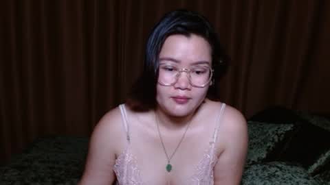 Snapshot of simply_niki chatting on 04.29.26 zia online show from 04.29.26