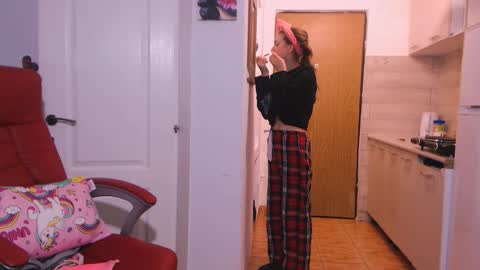 Snapshot of simyhvn chatting on 01.17.26 simyhvn online show from 01.17.26