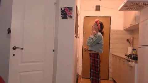 Snapshot of simyhvn chatting on 02.19.26 simyhvn online show from 02.19.26