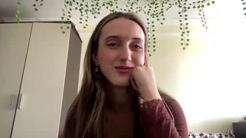 Snapshot of sinadabato chatting on 08.04.26 Nevena online show from 08.04.26