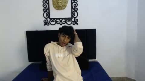 Snapshot of sinboy_ chatting on 04.15.26 online show from 04.15.26