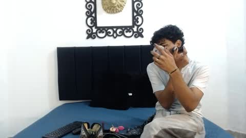 Snapshot of sinboy_ chatting on 04.27.26 online show from 04.27.26