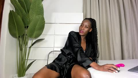 Snapshot of sincerre9_tara chatting on 03.08.25 sincerre9_tara online show from 03.08.25