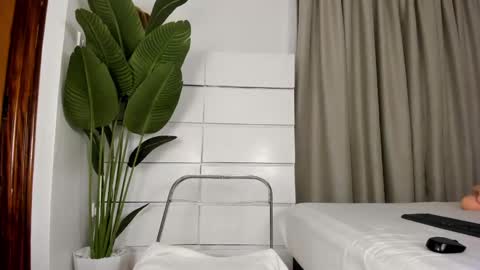 Snapshot of sincerre9_tara chatting on 03.12.25 sincerre9_tara online show from 03.12.25