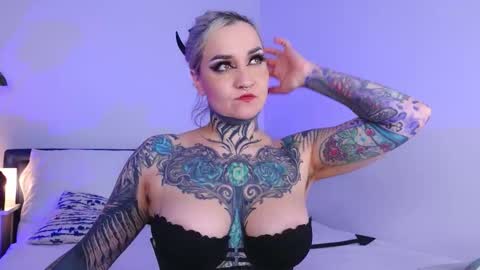 Ms. Sindel online show from 10.10.25