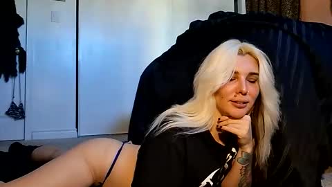 Aussie Sindy Rocker online show from 11.29.25