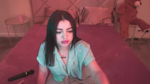 Snapshot of sinfulkittenn chatting on 06.06.26 Kira online show from 06.06.26