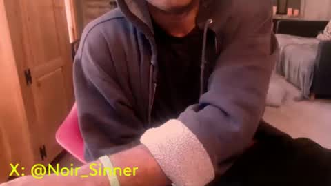 Snapshot of sinnernoir chatting on 10.16.25 My Name Is..............................John online show from 10.16.25