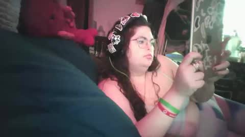Siofra online show from 02.14.25