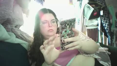 Siofra online show from 02.14.25