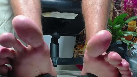 only foot                         worshipers here online show from 12.03.24