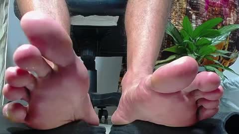 only foot                         worshipers here online show from 12.04.24