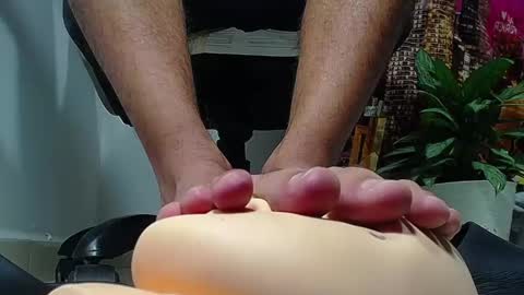 only foot                         worshipers here online show from 12.16.24
