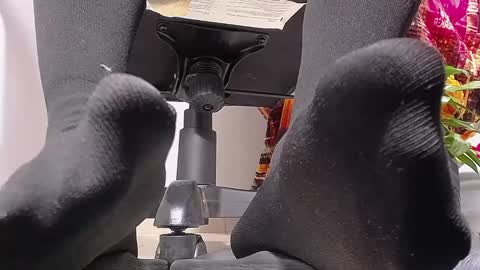 only foot                         worshipers here online show from 01.06.25