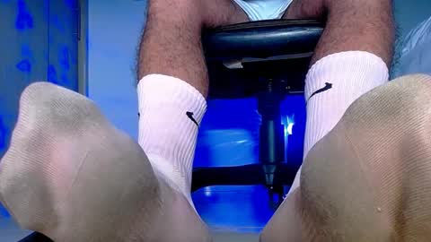 only foot                         worshipers here online show from 09.21.25