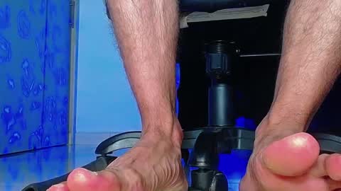 only foot                         worshipers here online show from 10.22.25