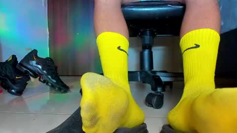 only foot                         worshipers here online show from 04.22.26