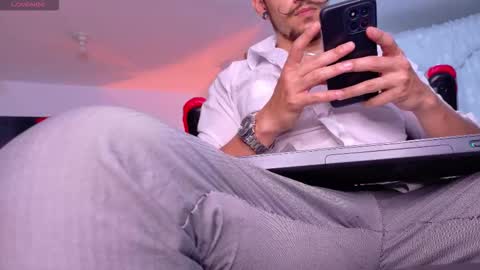 William independent models online show from 03.20.26