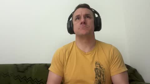 Snapshot of sirbubblesworth chatting on 04.20.26 sirbubblesworth online show from 04.20.26